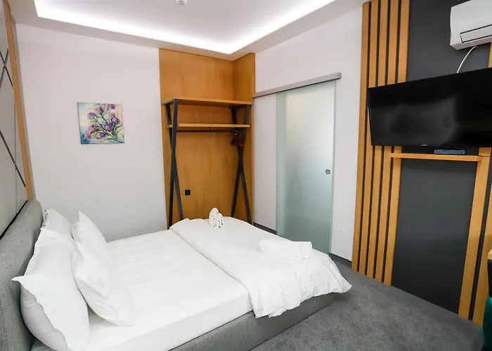 格拉瓦塔斯基汉旅馆 3*