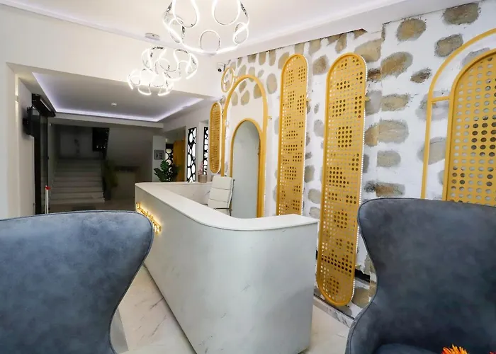 格拉瓦塔斯基汉旅馆 酒店 3*