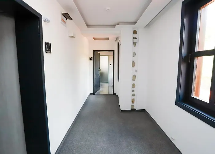 格拉瓦塔斯基汉旅馆 酒店 3*