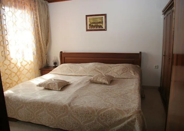 格拉瓦塔斯基汉旅馆 3*