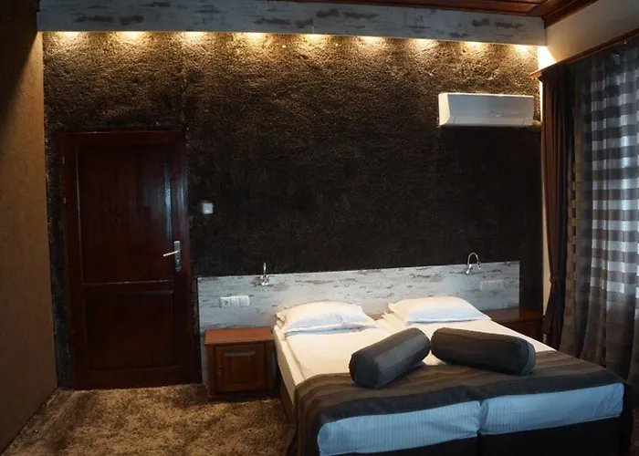 格拉瓦塔斯基汉旅馆 酒店