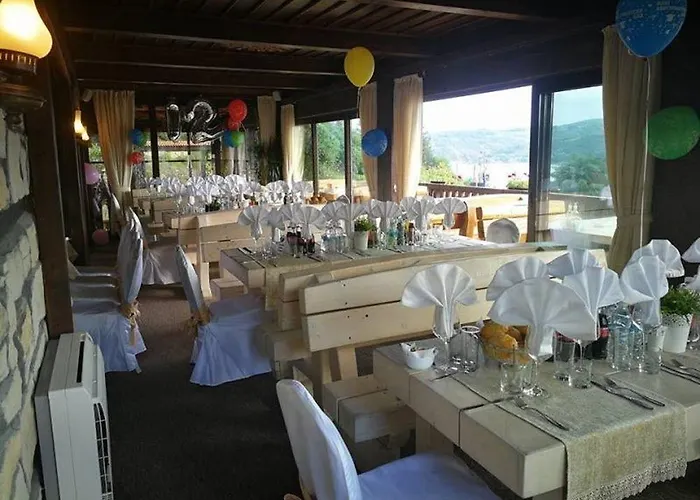 格拉瓦塔斯基汉旅馆 3*