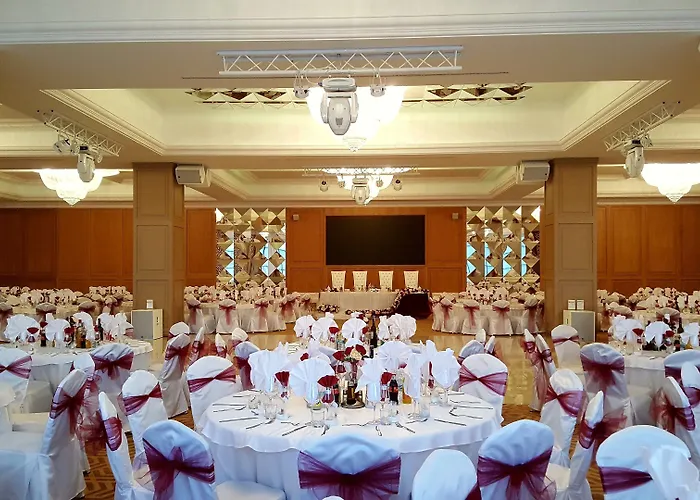 酒店 格拉瓦塔斯基汉旅馆 3*